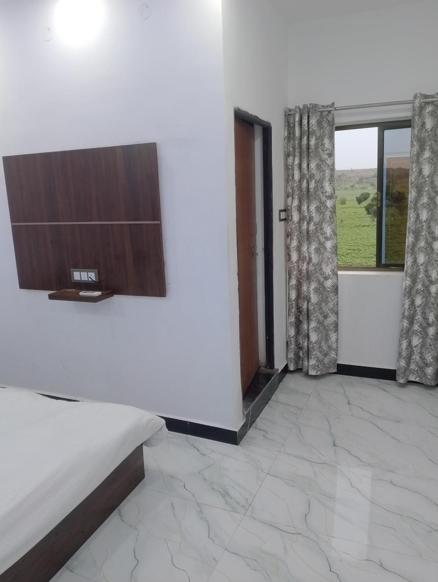 Hotel Moonlight & Restaurant Sehore Exterior foto