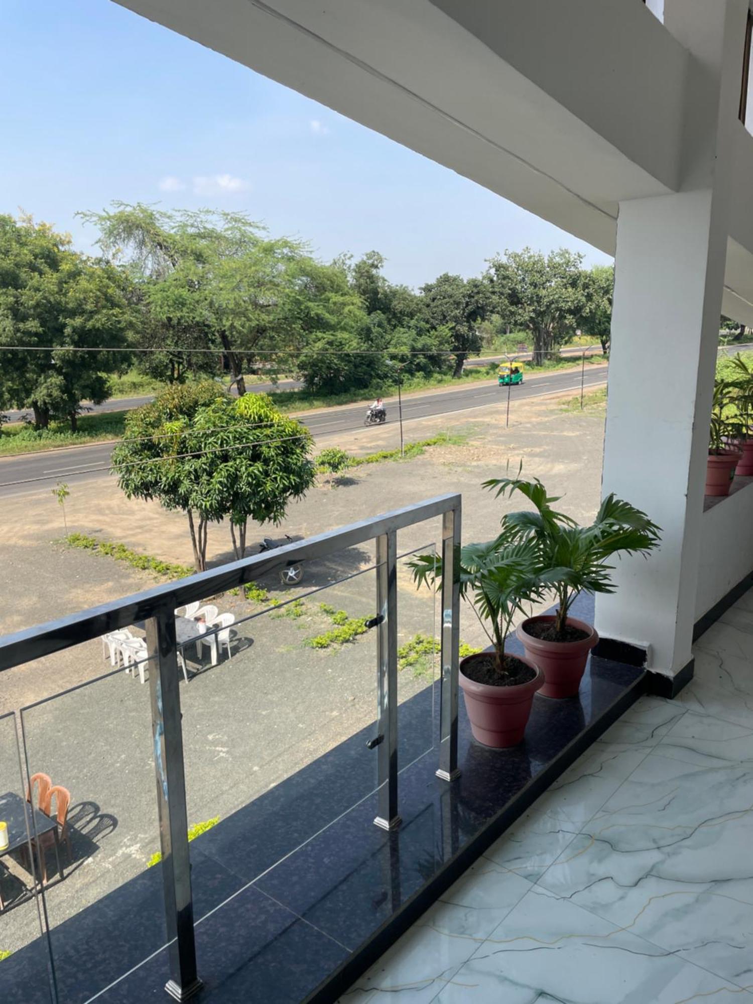 Hotel Moonlight & Restaurant Sehore Exterior foto